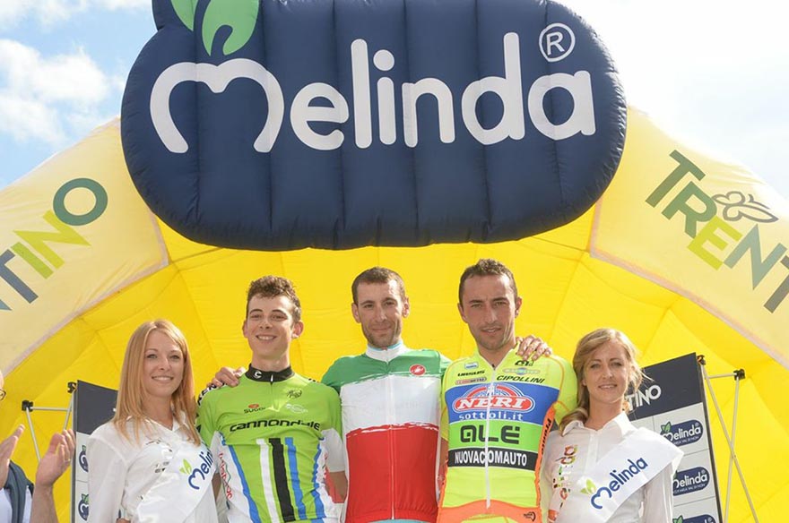 da sinistra: Davide Formolo, Vincenzo Nibali e Matteo Rabottini il podio del Tricolore Trofeo Melinda

© Photo Sirotti/Trofeo Melinda